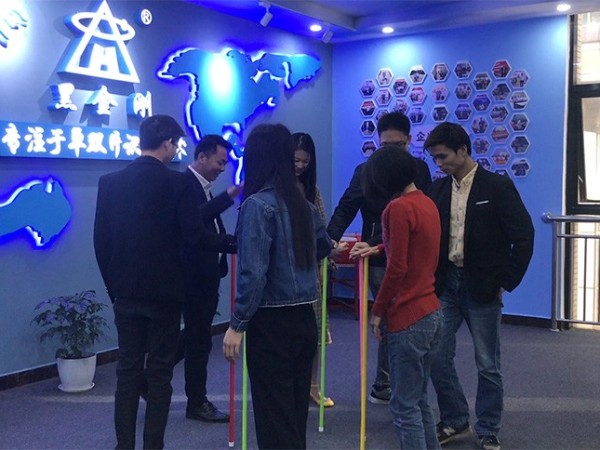 黑金刚拓展经典项目之不倒森林  挖掘团队最大价值